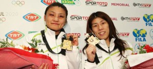 世界選手権第４日…吉田沙保里と伊調馨（ともにＡＬＳＯＫ）が金メダル