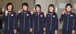 ５階級優勝の世界カデット選手権・女子チームが帰国