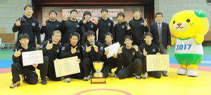 山梨学院大が通算３階級を制して２年連続５度目の優勝…全日本大学選手権・最終日