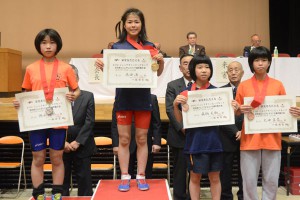 【写真集】ＪＯＣ杯・カデットの部／女子表彰式