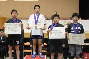 【写真集】ＪＯＣ杯・カデットの部／男子グレコローマン表彰式