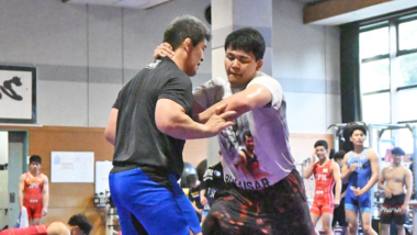 吉田アラシ（三恵海運）が日体大でグレコローマン特訓、松本慎吾監督とも“ガチンコ・スパーリング”