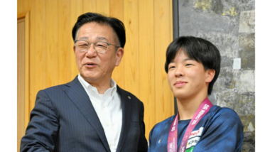 【リンク】目標は五輪で金、レスリングの広里瑚朱選手が新宮市長を表敬訪問（朝日新聞）